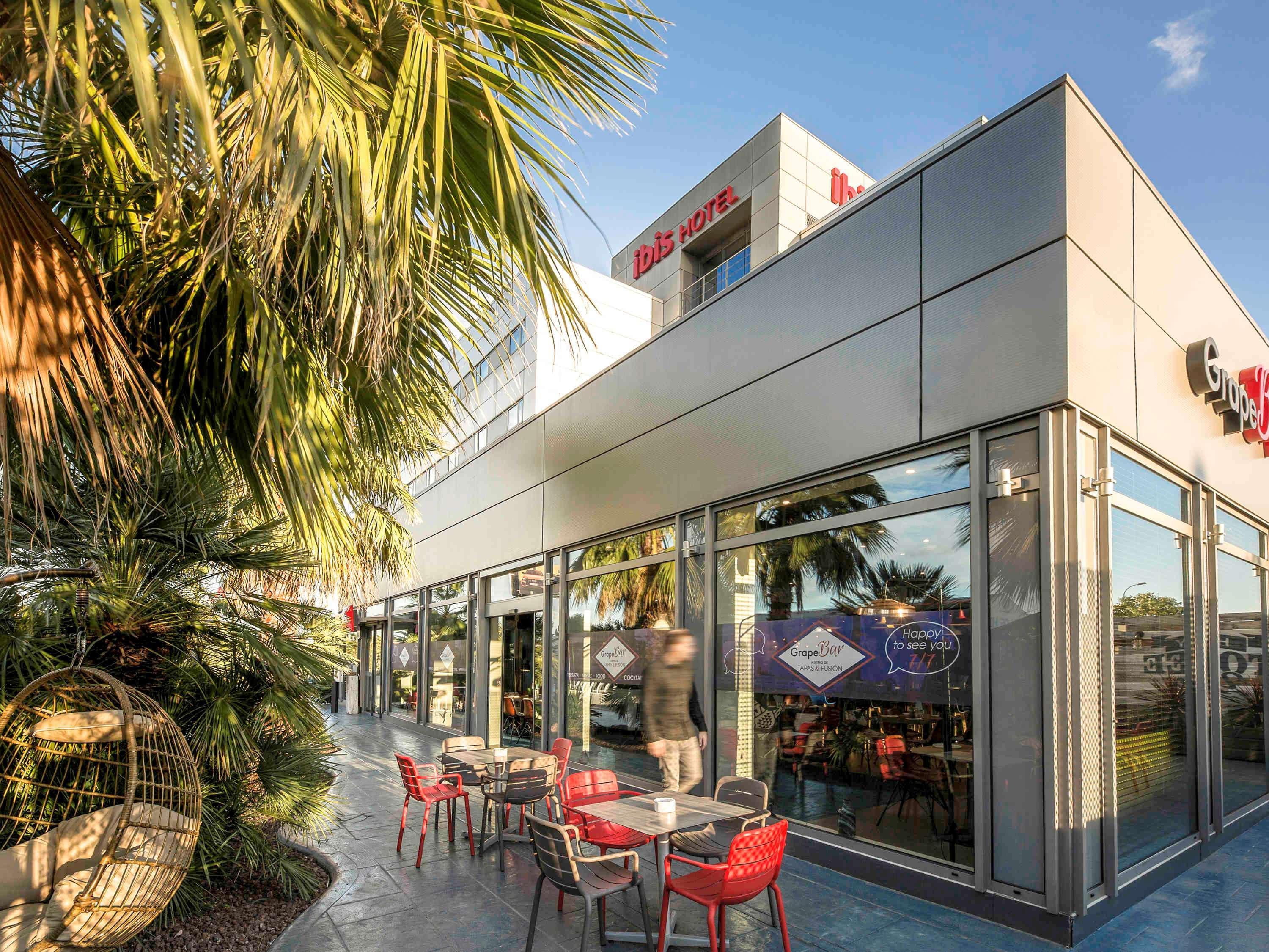 Ibis Valencia Bonaire Aeropuerto 2*