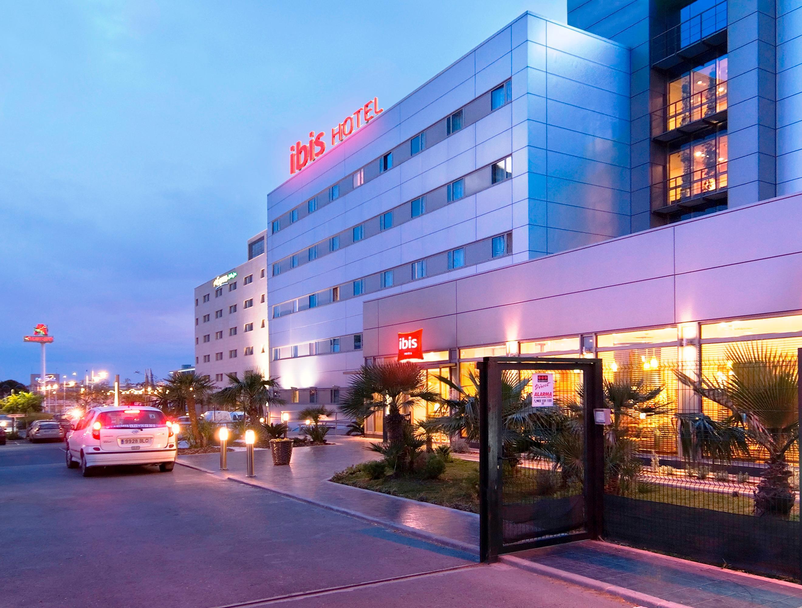 Ibis Valencia Bonaire Aeropuerto Hotel 2*