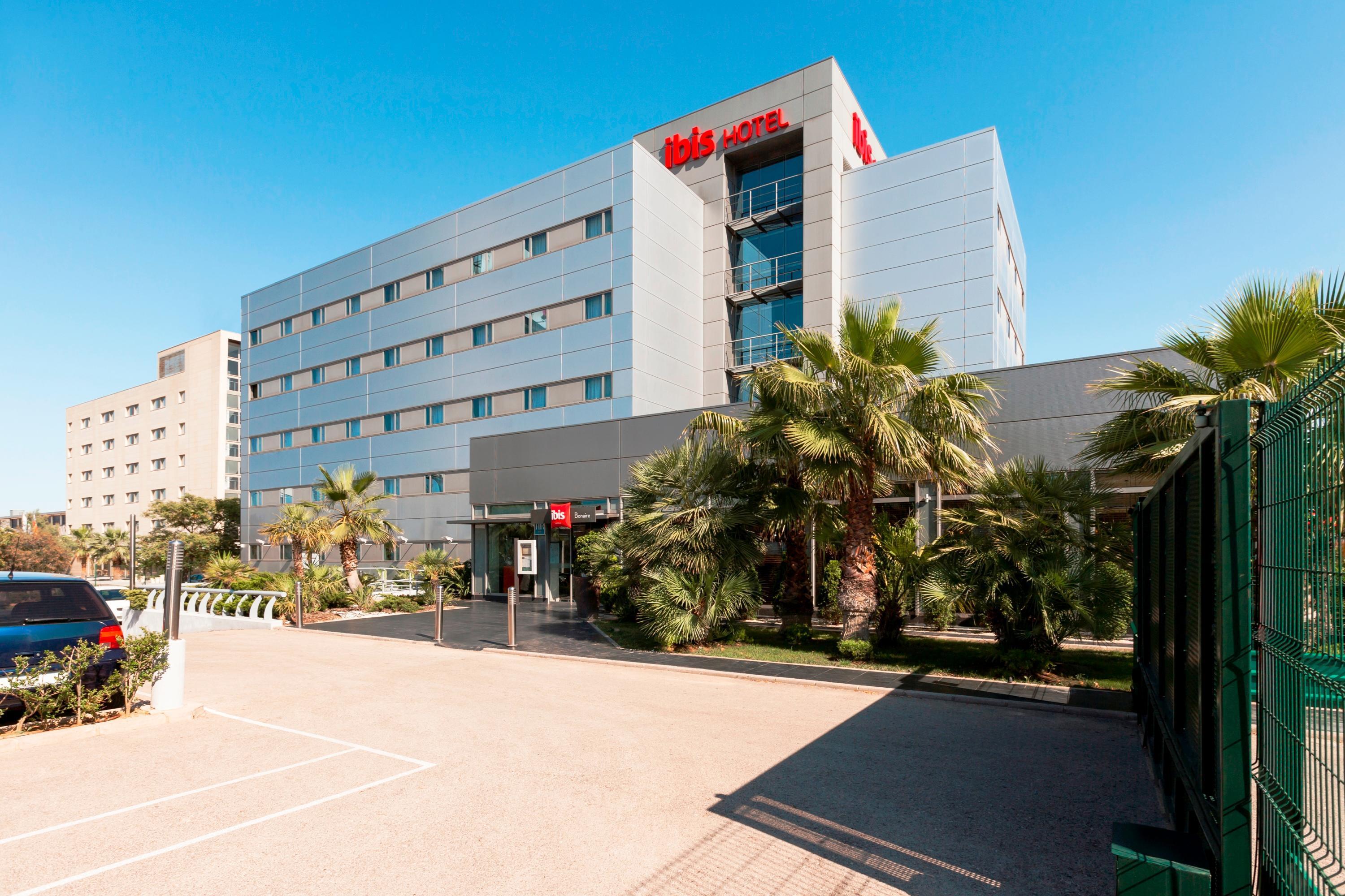 Ibis Valencia Bonaire Aeropuerto Hotel 2*